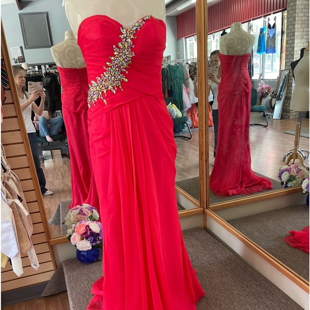 Hot Pink Formal by SPLASH (Landa) Size 8 Strapless with  train Free Shirt